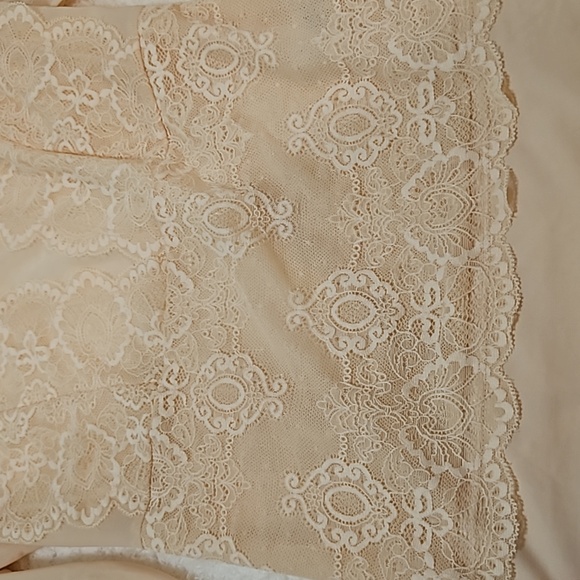 Lace bodysuit - Picture 3 of 4